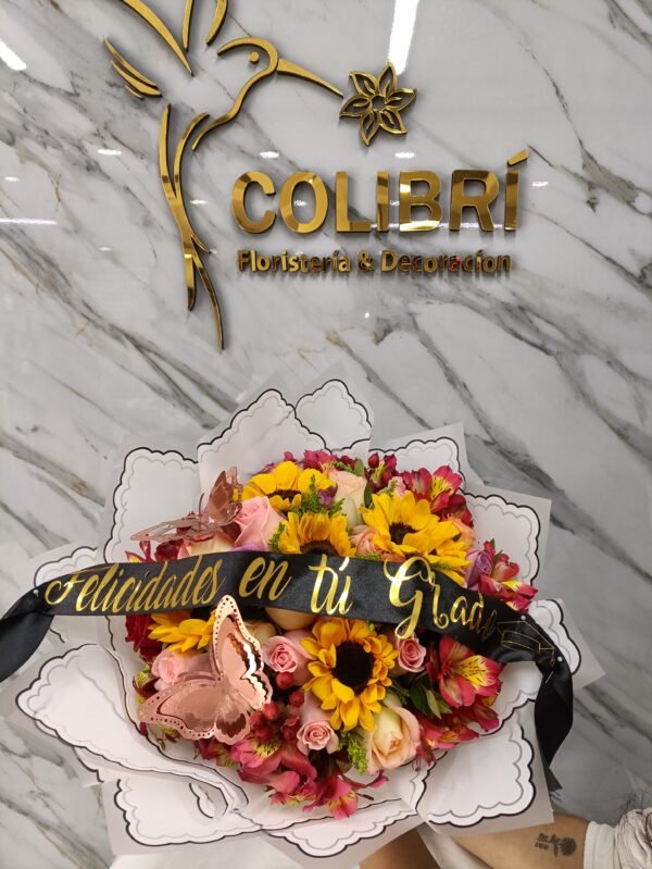 Ramo Mixto con Girasoles y Listón Personalizado - Imagen 2