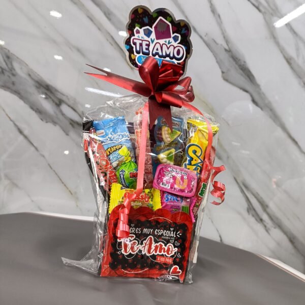 Canasta de Dulces "Te Amo" - Imagen 2